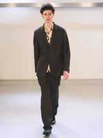 イッセイ ミヤケ 2010-2011A/W ‐ コーヒーの香るコレクション｜写真1