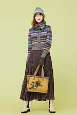 ユキ トリヰ 2022-23年秋冬コレクション、秋冬を楽しく彩るミックススタイル｜写真4