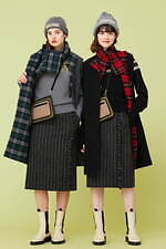 ユキ トリヰ 2022-23年秋冬コレクション、秋冬を楽しく彩るミックススタイル｜写真19