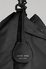 ハイク×ポーターのコラボ第2弾、巾着型ショルダーバッグを“くすみカラー＆ブラック”の全3色で｜写真34