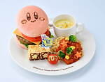 カービィカフェの新作メニュー「ヘンケイ！くるまほおばりケーキ」、『星のカービィ ディスカバリー』より｜写真3