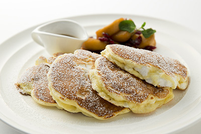 サラベス「アップルスフレパンケーキ」