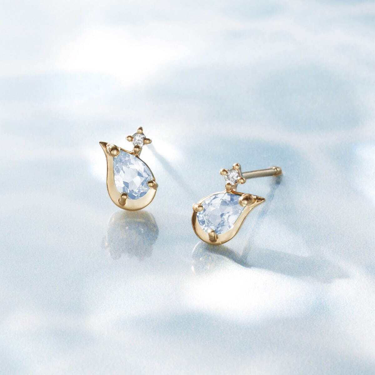 K10AQ Pierced Earrings / Aquamarine / Diamond 29,700円