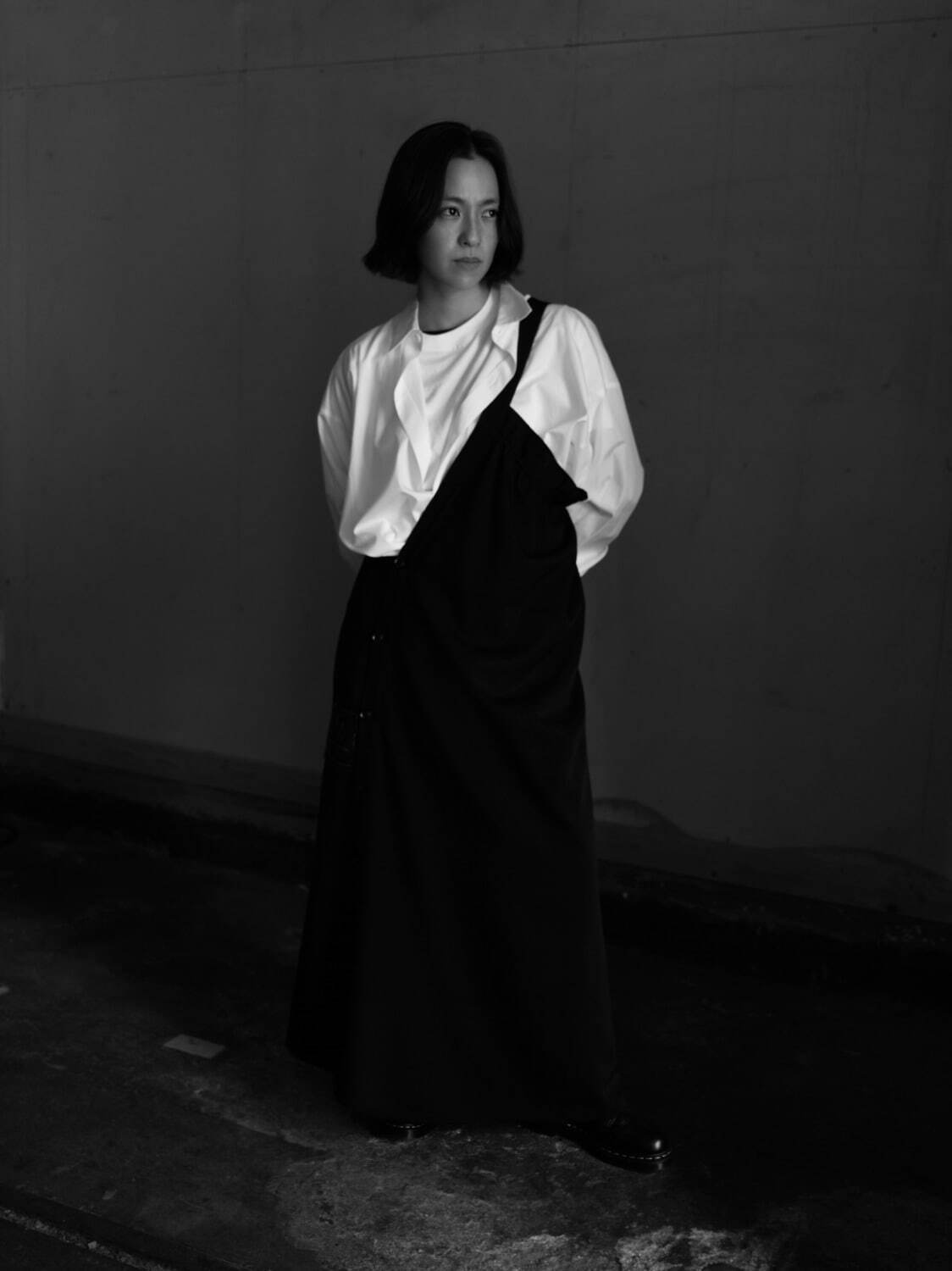 Y'sの“原点”を辿る「Y's 1972」アーカイブ着想“タグ”を配したシャツ