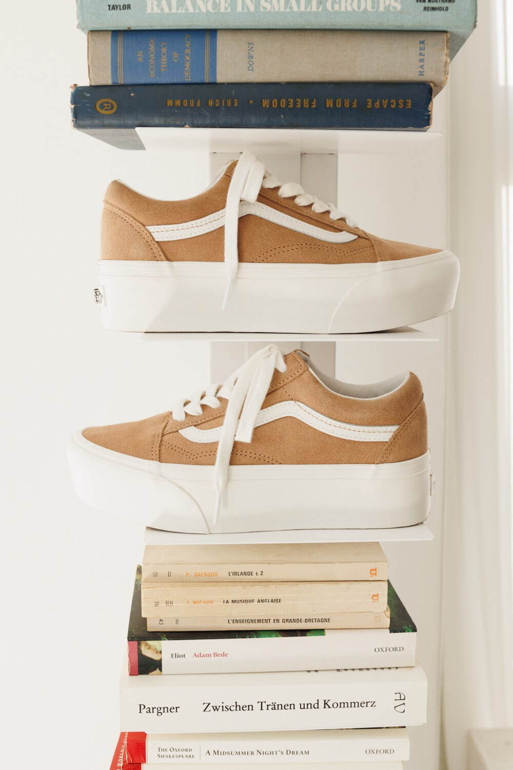 Vans アダム エ ロペ Vans定番 オールドスクール が 厚底 ユニセックススニーカーで登場 ファッションプレス
