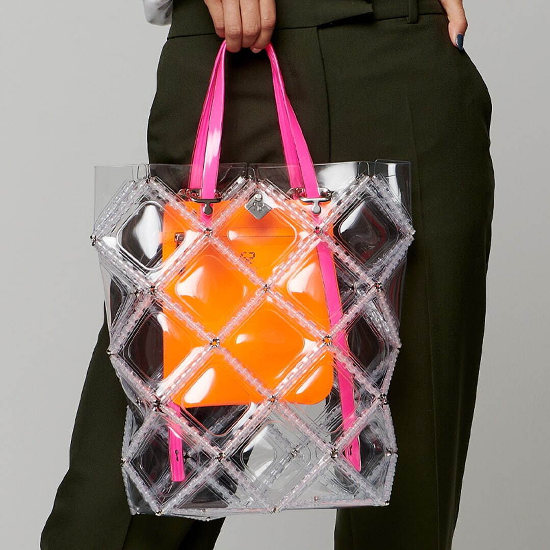 週末価格【MARNI】PVC マルチカラー フラワー柄 A4サイズトートバッグ