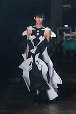 リュウノスケオカザキ 001コレクション - 自然との一体化を目指して｜写真13