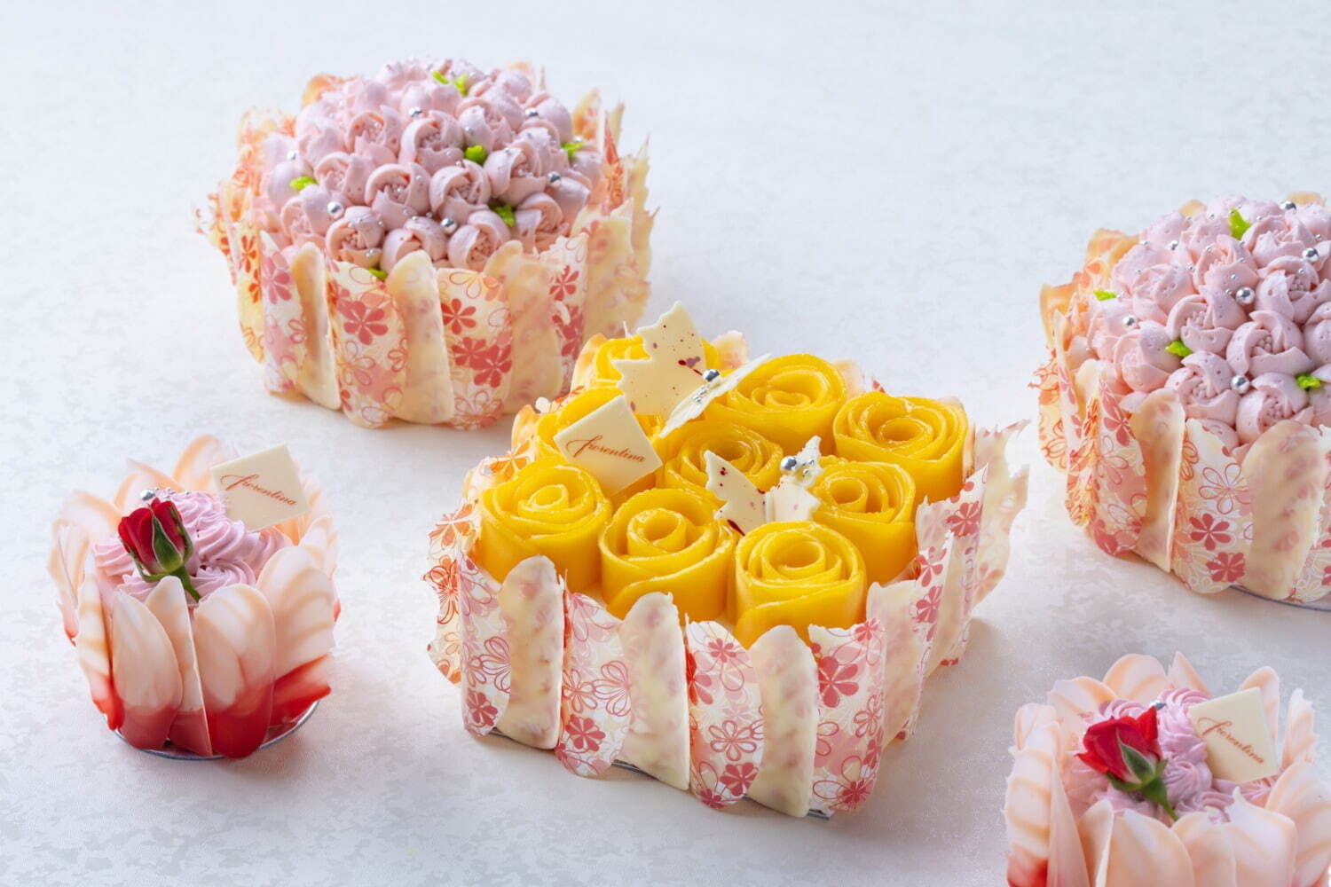 “まるで花束”母の日ケーキがグランド ハイアット 東京から、マンゴーを飾った苺ショート｜写真1
