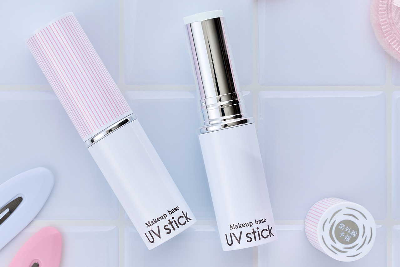 紫外線予報2022年夏コスメ、UVケアできるスティック状メイク下地「メイクを守るUVスティック」