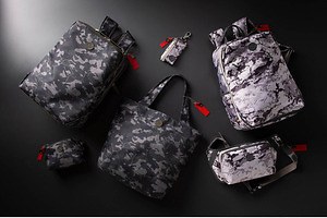 オロビアンコ×人気オンラインゲーム「PUBG」“マップ”モチーフのカモフラージュ柄バッグ