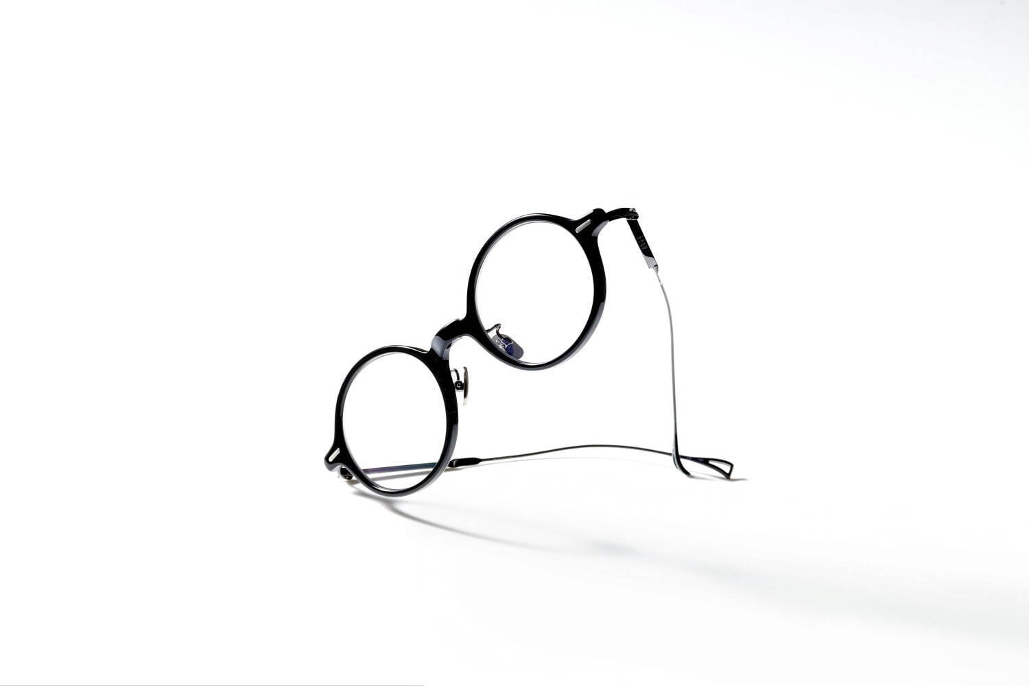 チ*ー様 美品　ISSEY MIYAKE(イッセイミヤケ)クリンクルオーバーサイ イッセイ ミヤケ アイズの新作サングラス「BONE VIII」調光