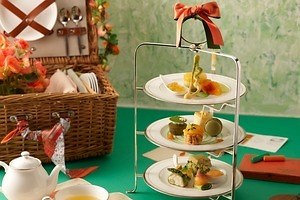 グランドニッコー東京 台場“グリーン×オレンジ”爽やかアフタヌーンティー、ピスタチオムースなど