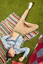 ディースクエアードのカラフル＆レトロな新作ロゴTシャツ、快適ストレッチデニムのパンツも｜写真18