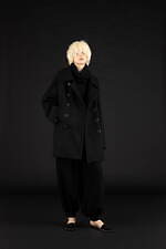 ローブス＆コンフェクションズ 2022-23年秋冬ウィメンズコレクション、強さを求めて創造を手にする｜写真10