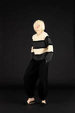 ローブス＆コンフェクションズ 2022-23年秋冬ウィメンズコレクション、強さを求めて創造を手にする｜写真25