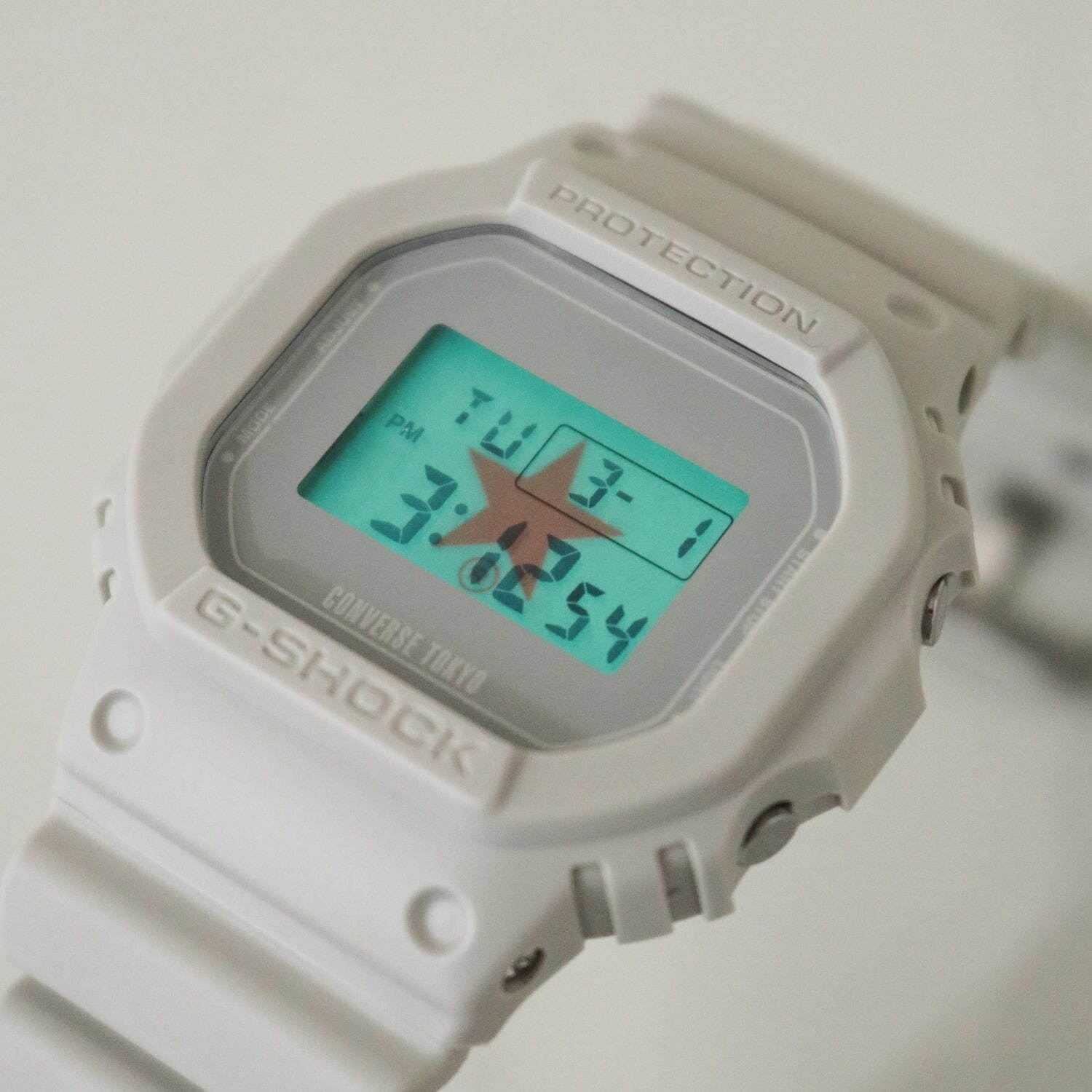 G-SHOCK×コンバース トウキョウのコラボ腕時計