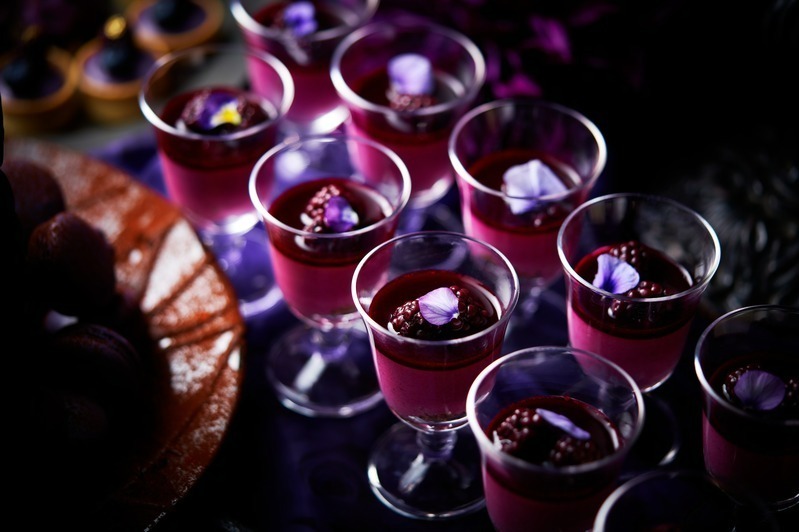 アートホテル大阪ベイタワー“死の舞踏”がテーマのダークファンタジービュッフェ、紫×黒の魔女スイーツ｜写真8