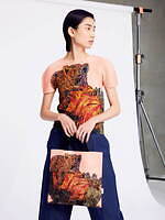 ミー イッセイ ミヤケ / 横尾美美"キリン親子＆ベビーライオン"を描いたプリーツトップスやスカート｜写真10