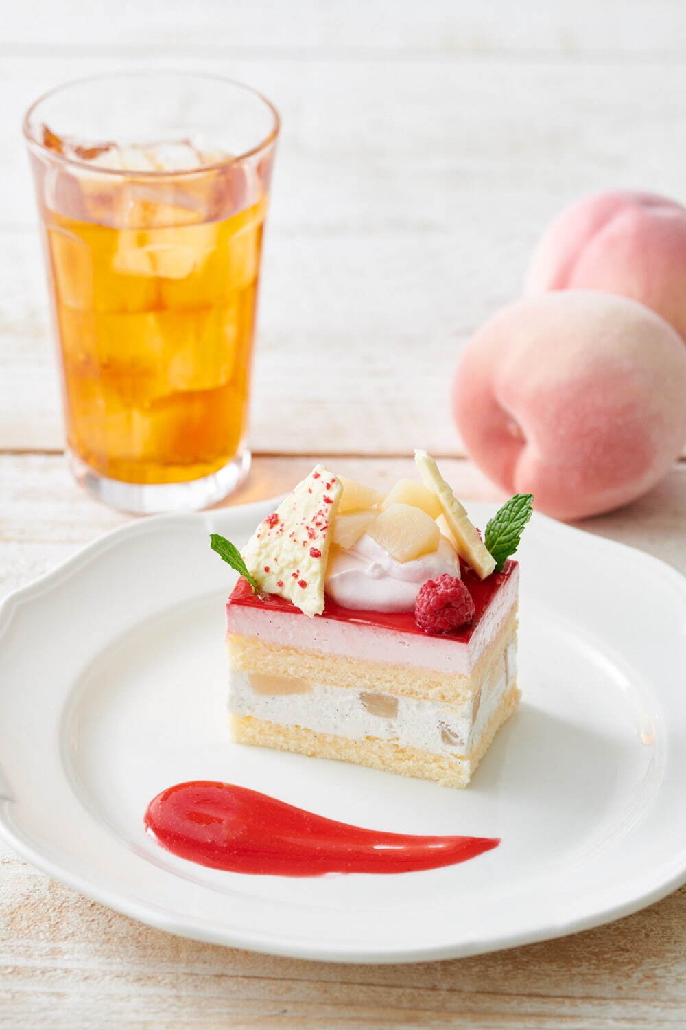 ピーチとラズベリーのショートケーキ 820円