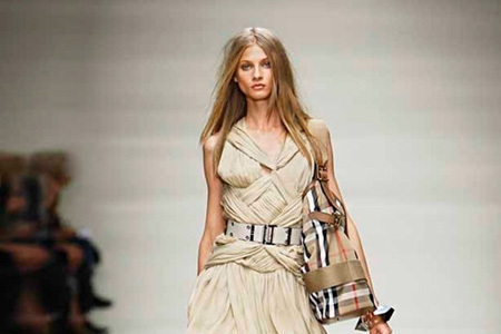 バーバリーがインポートビジネスを拡大、銀座に路面2店舗目「バーバリー銀座マロニエ通り」