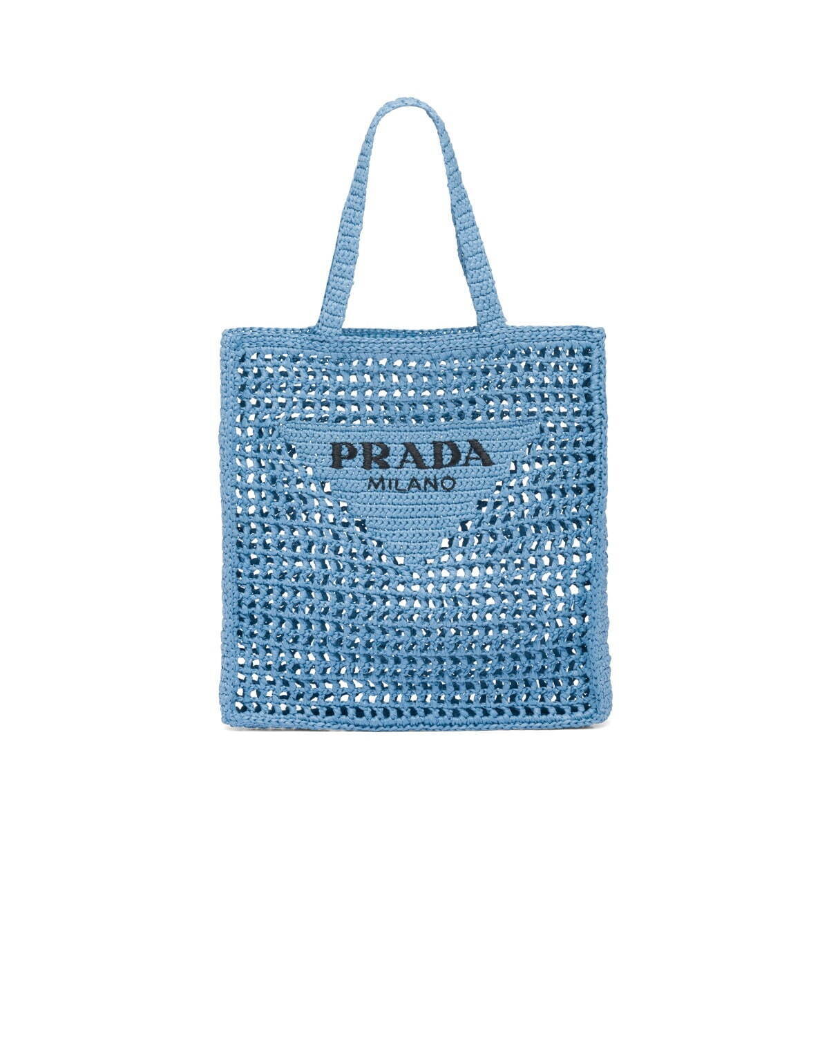 プラダ22年初夏の新作アイテム 手編みのラフィアバッグ トライアングルロゴを配した厚底サンダル ファッションプレス