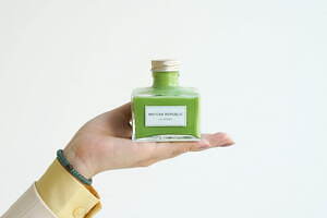 京都発の抹茶専門店「抹茶共和国」が渋谷ヒカリエに、“まるでインク”宇治抹茶ラテ＆茶壷パンナコッタ｜写真2