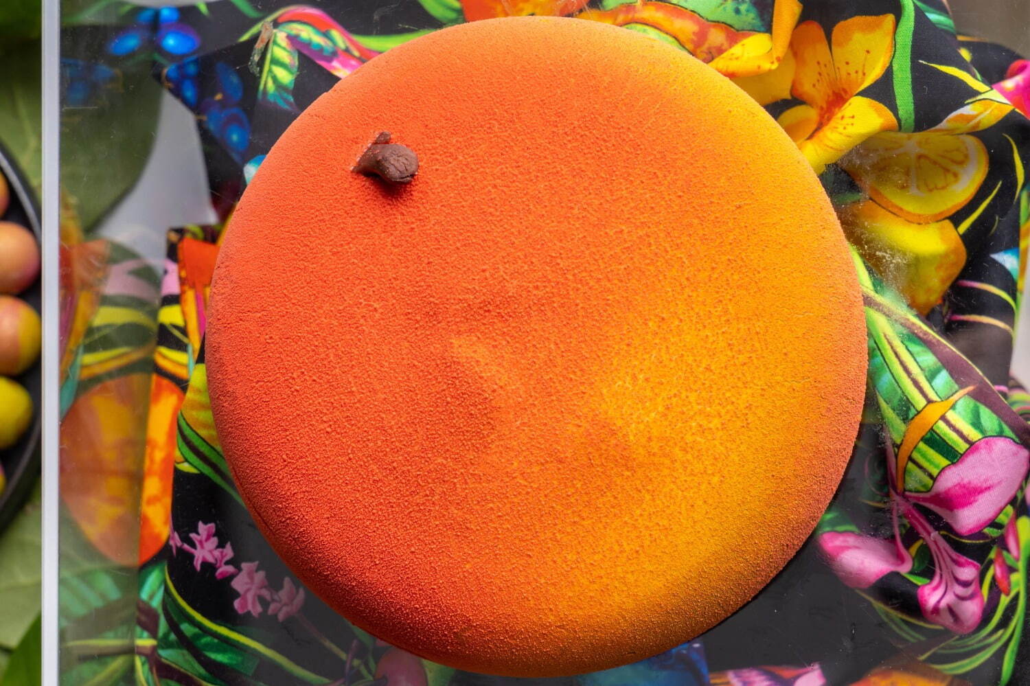 コンラッド大阪のピーチスイーツビュッフェ、桃のタルトや“マンゴー色”ケーキ｜写真2