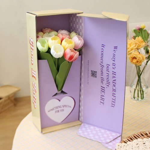 銀座 蔦屋書店「花で気持ちを贈るギフトフェア」花の⽟⼿箱やチューリップ型LEDライト｜写真5