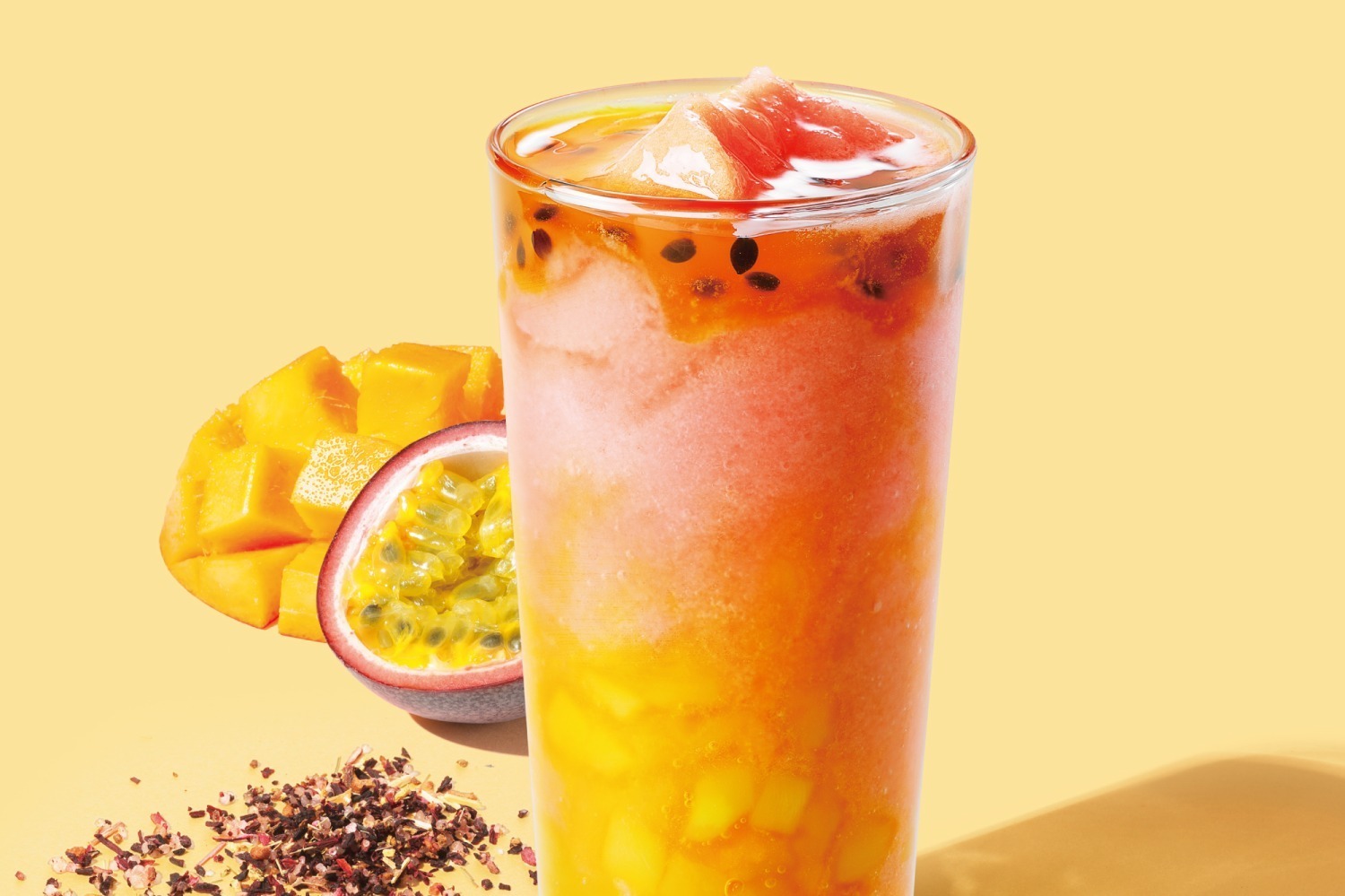 スターバックス ティー ＆ カフェの夏限定「マンゴー＆パッションフルーツ」ティーフラペチーノ