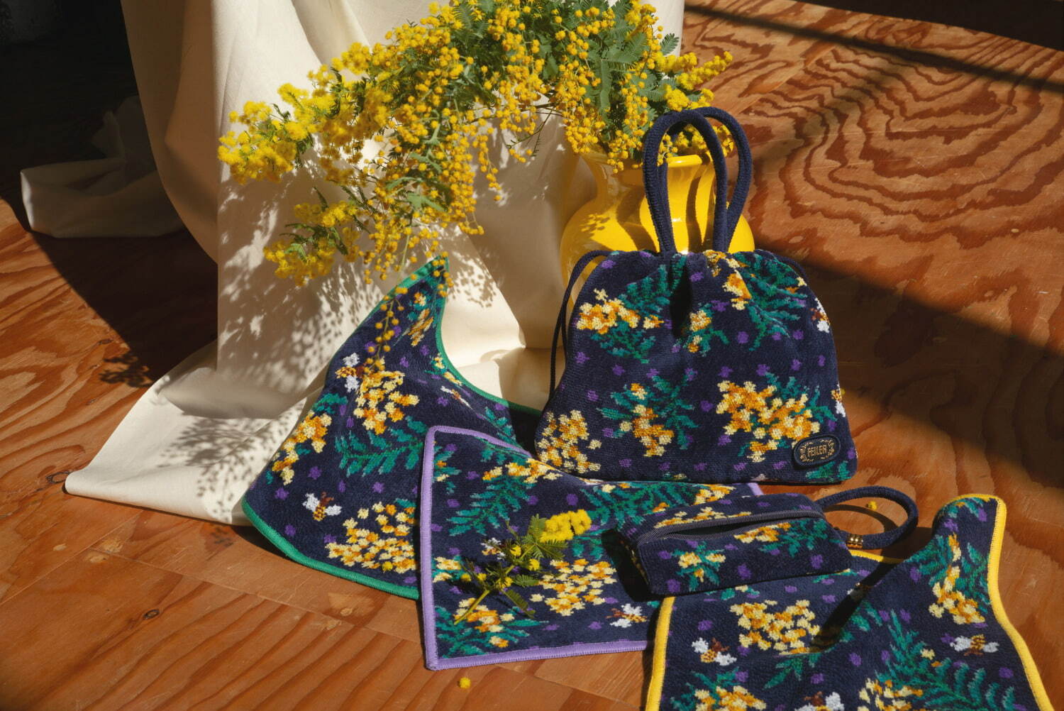 ミュベール×フェイラー「ミモザ＆ハチ」が主役、ハッピーなデザインの 