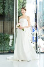 ウェディングのトレンドはゴールド！NY・ロンドンのセレブに人気の新作ドレスをノバレーゼが披露｜写真11