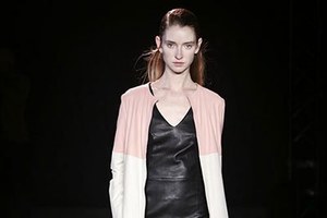 伊レザーブランド「ドローム」が日本に本格上陸 - デザイナーが語る、革をリアルモードに再構築した服作り