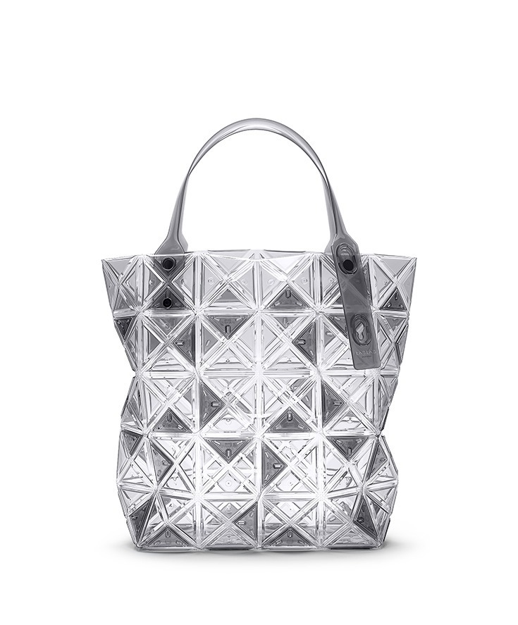 〈BAO BAO ISSEY MIYAKE〉きらめく“パズル”のような三角ピーストートバッグ