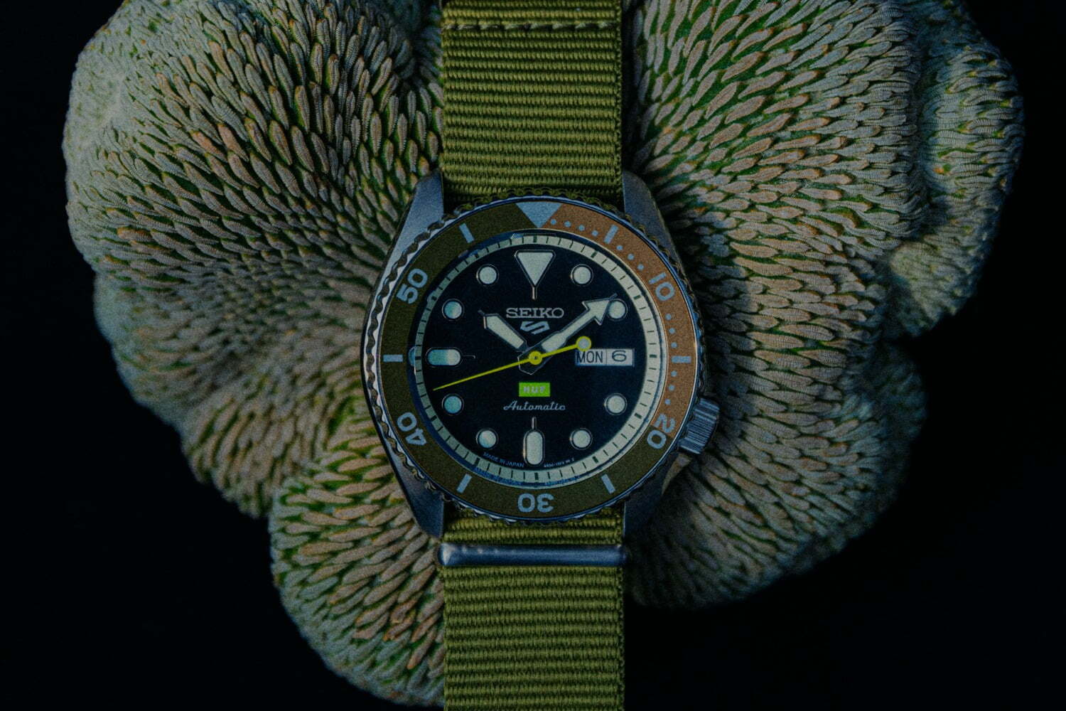 セイコー アストロン「大谷翔平」ユニフォームカラーの腕時計、サイン 