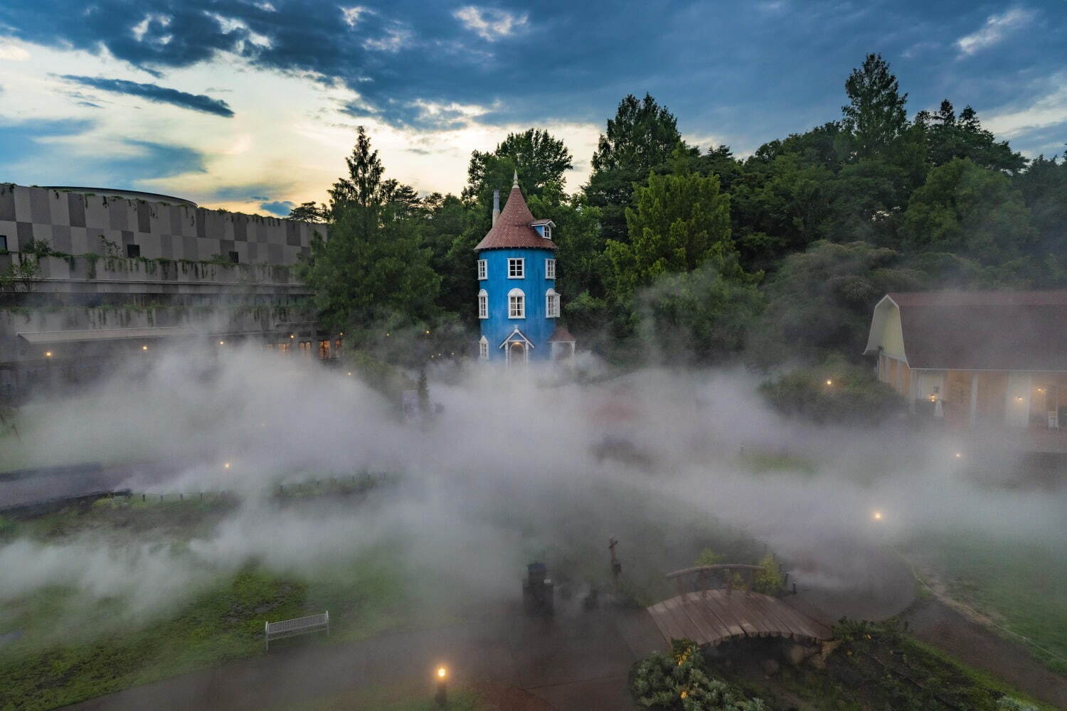 ムーミンバレーパークの夏イベント「ムーミン谷の雲海」幻想的な雲海がムーミン谷に出現｜写真1