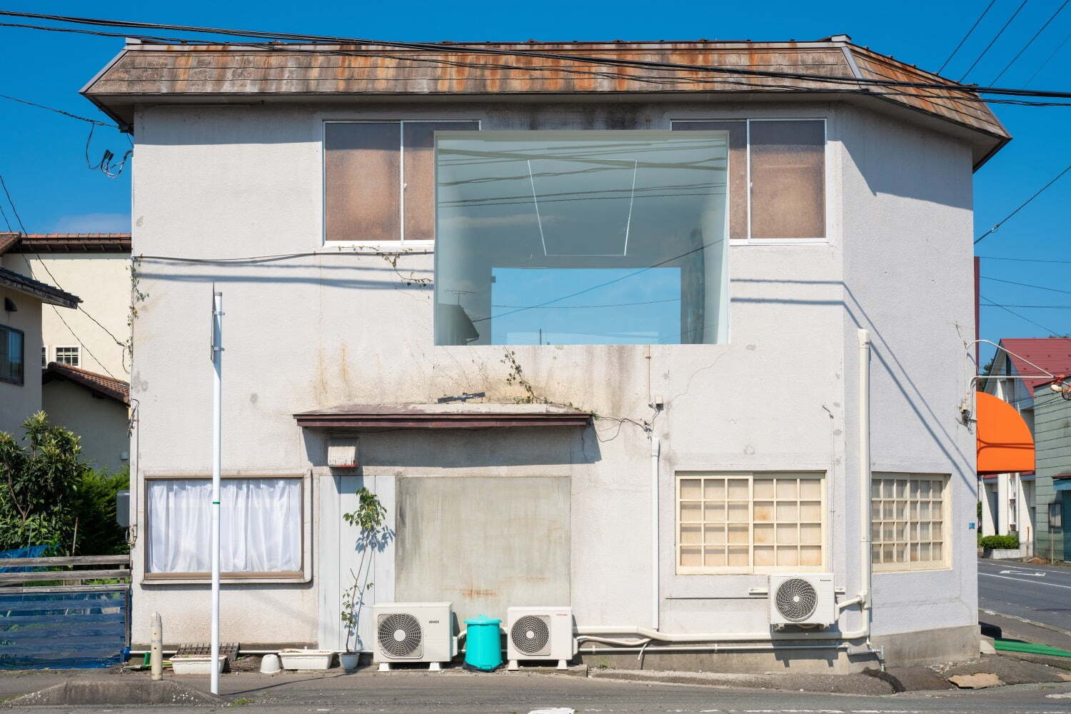 美術館｜十和田市現代美術館「space」をスタート - 目［mé］の作品をサテライト会場に、若手作家を紹介