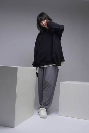 オクシモロン 2022-23年秋冬コレクション、既存の意識を問う“違和感”｜写真21