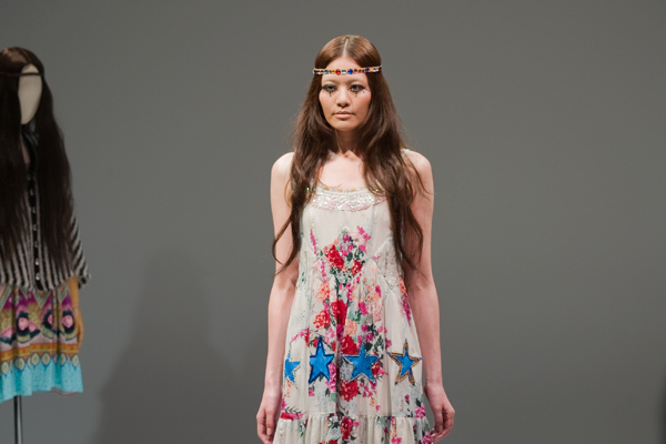 スナオクワハラ、2010-2011年秋冬コレクション