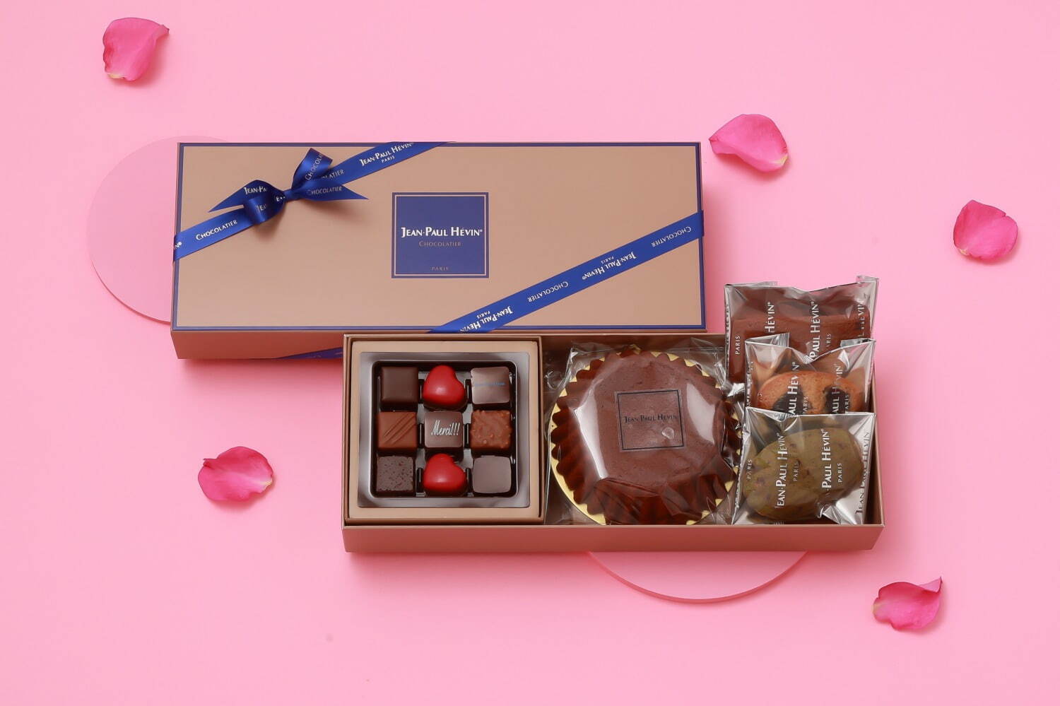 ジャン＝ポール・エヴァンの母の日、“リップ”のチョコレート細工やハートを飾ったチョコレートケーキ｜写真4