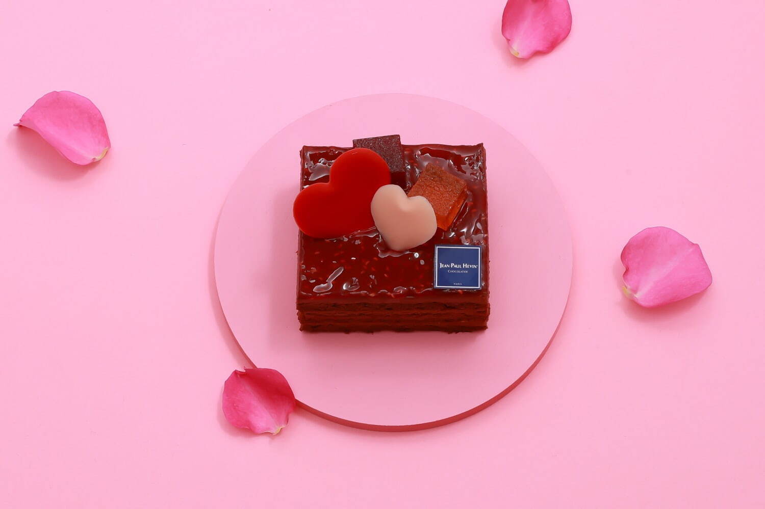 ジャン=ポール・エヴァンの母の日、“リップ”のチョコレート細工やハートを飾ったチョコレートケーキ｜写真2