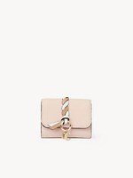 「レディースミニ財布」人気ブランドのおしゃれ＆使いやすいミニウォレット、ハイブランドからプチプラまで｜写真11