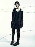 リミ フゥ 2022-23年秋冬コレクション - 棘をまとう、保護と安定の象徴として｜写真2