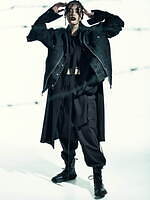 リミ フゥ 2022-23年秋冬コレクション - 棘をまとう、保護と安定の象徴として｜写真5