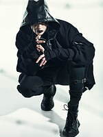 リミ フゥ 2022-23年秋冬コレクション - 棘をまとう、保護と安定の象徴として｜写真7