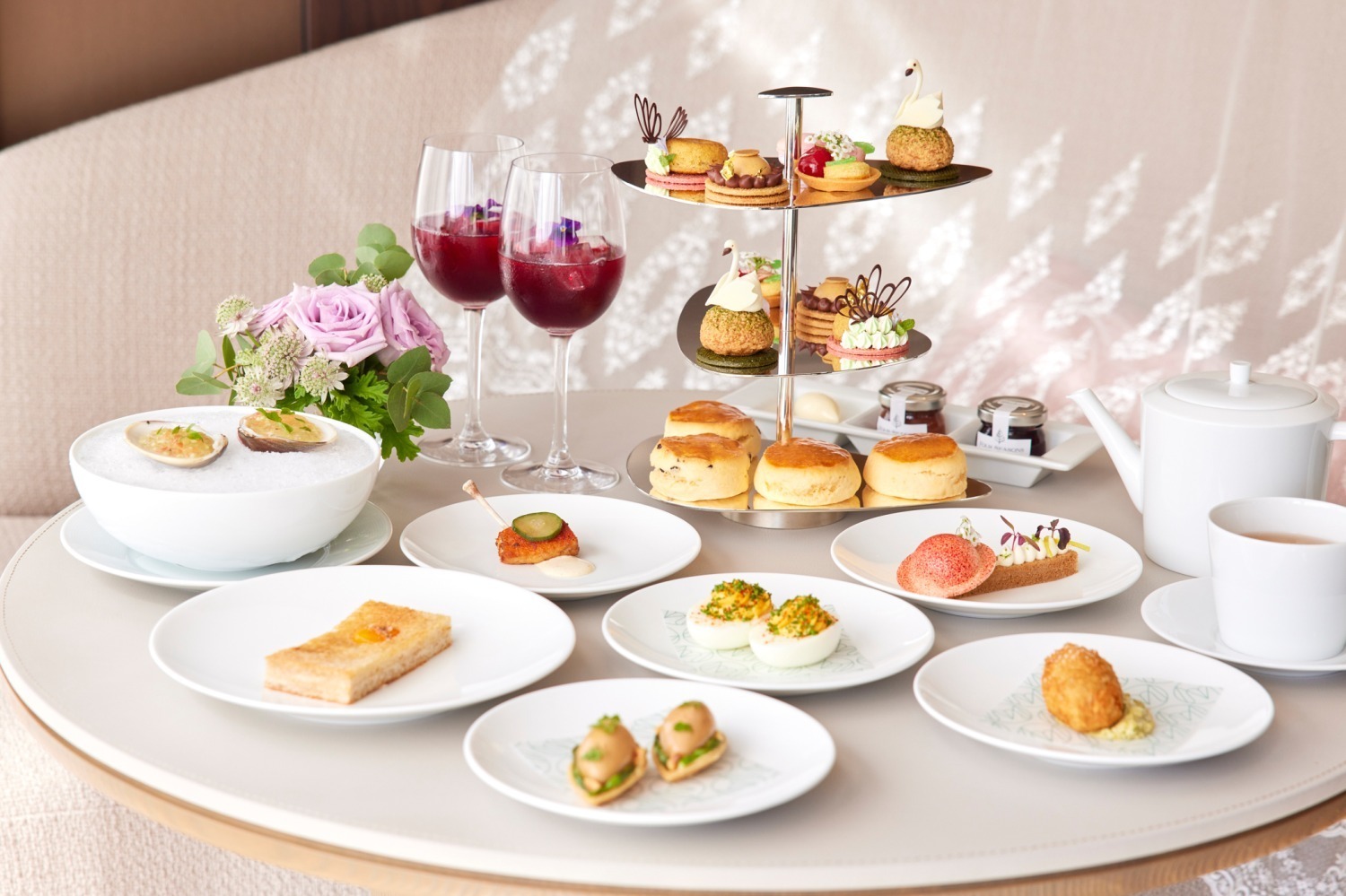 パルフェ｜フォーシーズンズホテル丸の内 東京「エリザベス女王」着想の英国式アフタヌーンティー
