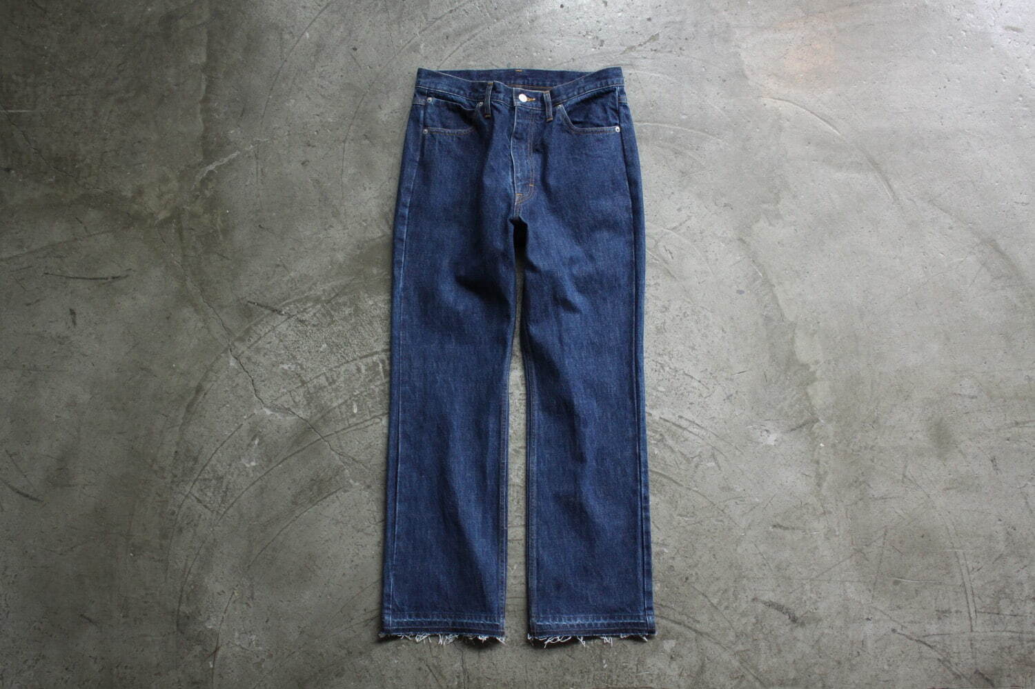 パンツ soe cut jeans soe(ソーイ)のCut Jeansの通販｜PALETTE art aliveのオンライン