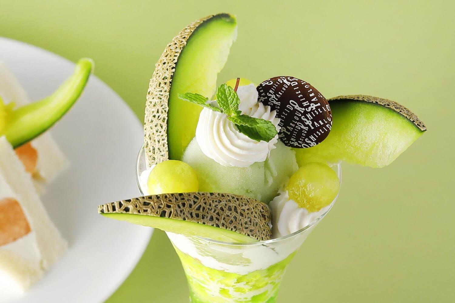 サヴァラン｜資生堂パーラー サロン・ド・カフェ ラゾーナ川崎店、静岡県産マスクメロンのパフェなど初夏限定メニュー