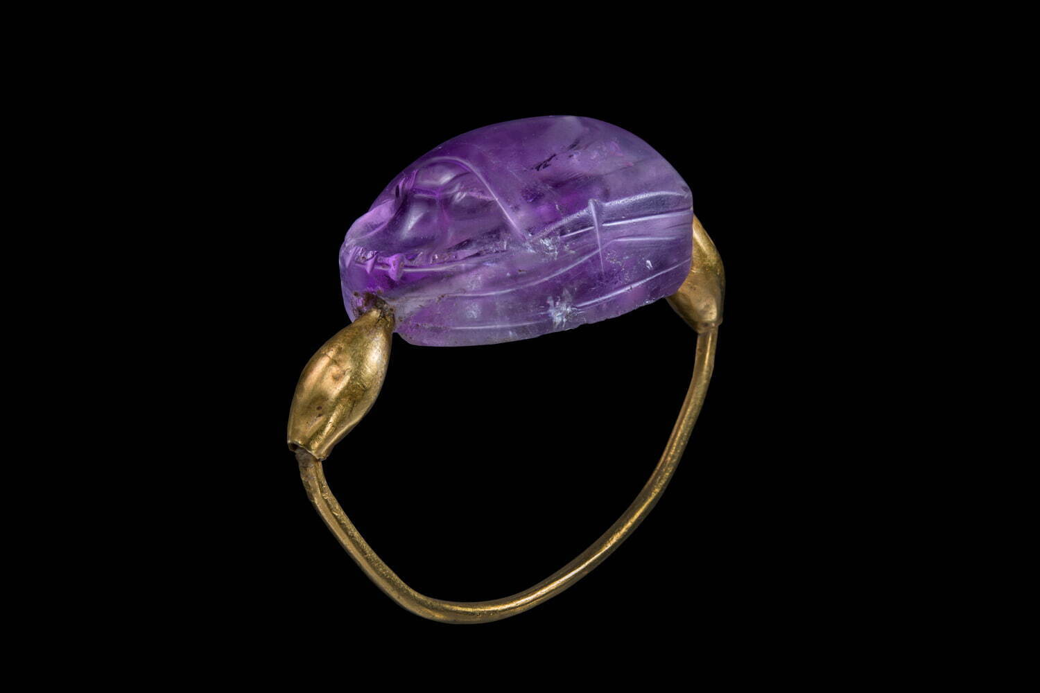 スカラベ 中王国時代、12-13王朝、紀元前1991-1650 アメシスト、金
国立西洋美術館所蔵 橋本コレクション