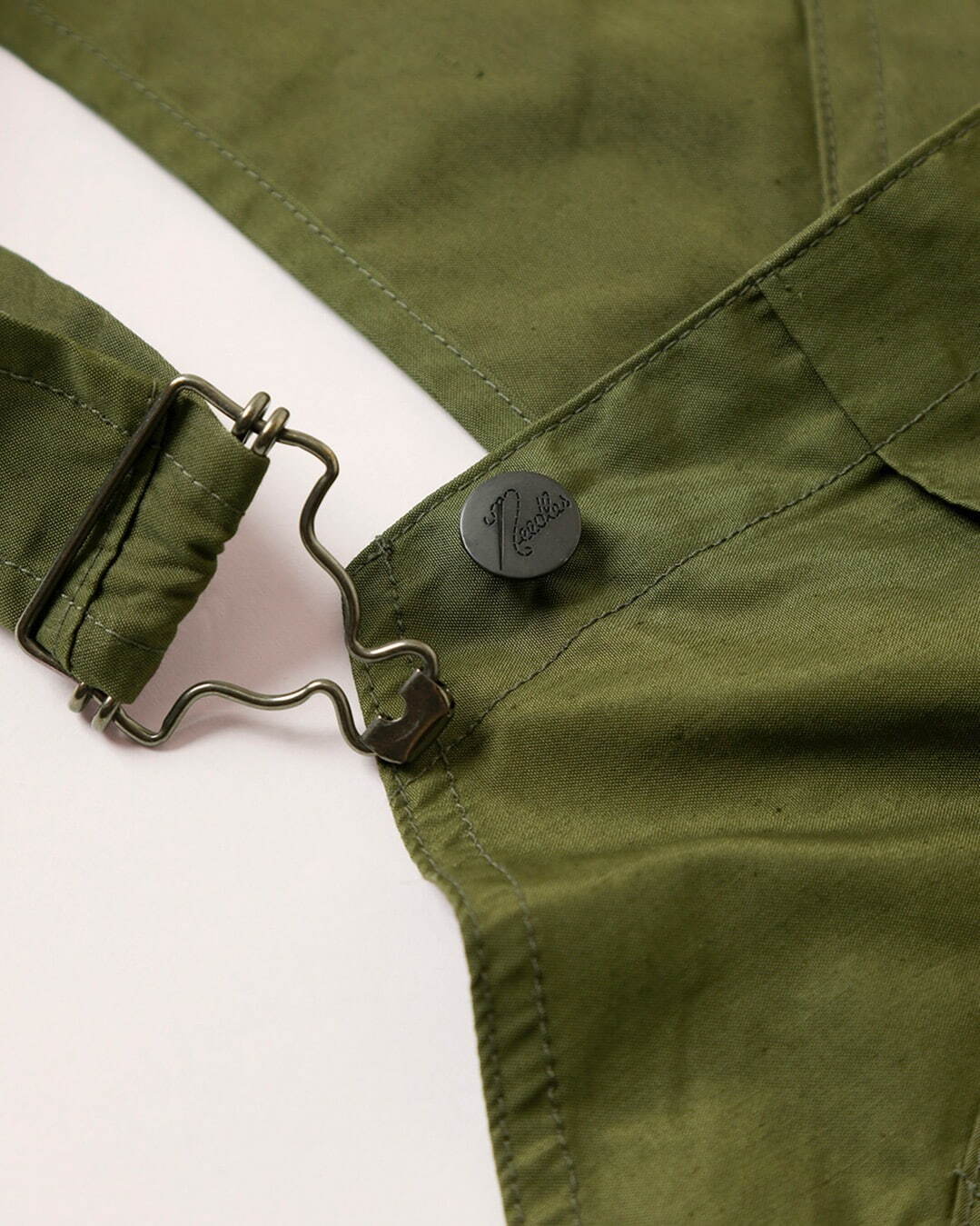 リビルド バイ ニードルズ×ロドリリオン、デニムや米軍パンツを再構築したセーラーシャツ＆オーバーオール｜写真17