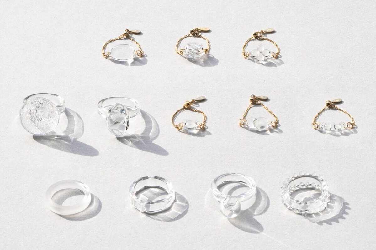 泉屋博古館東京,ハリオランプワークファクトリー レイヤード ミヤシタパーク,ハリオカフェアンドランプワークファクトリー レイヤード 久屋大通パーク,ハリオ ランプ ららぽーと福岡,ハリオ ランプワークファクトリー 小伝馬町店,ハリオ ランプワークファクトリー 室町店「せっけん」モチーフのピアス、ガラスメーカー「ハリオ」